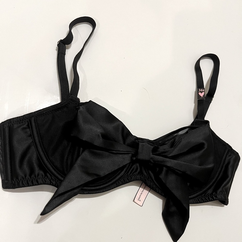 Victoria’s Secret bow bra